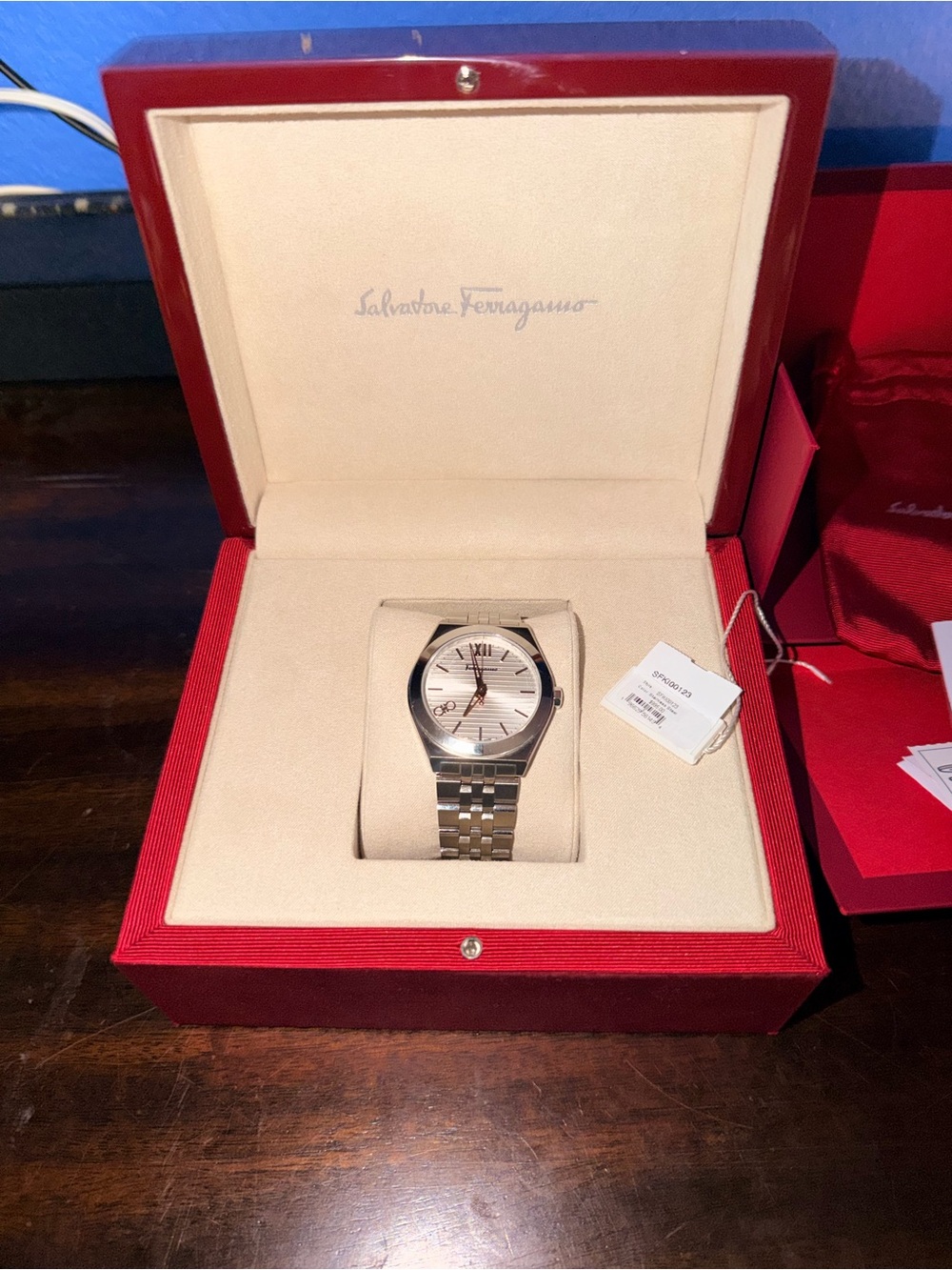 Salvatore Ferragamo Vega SFKI00123 40mm Swiss Watch Silver Box Papers